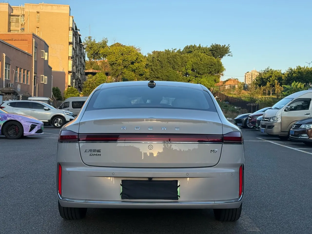 Roewe 2025 M7 DMH 1.5 160km Premium Edition Automatic Gear 6