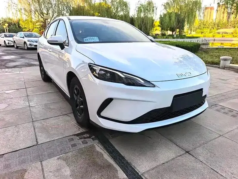 BYD 2025 seals 05 DM-i 1.5 stepless smart driving version 55KM luxury automatic gear 3