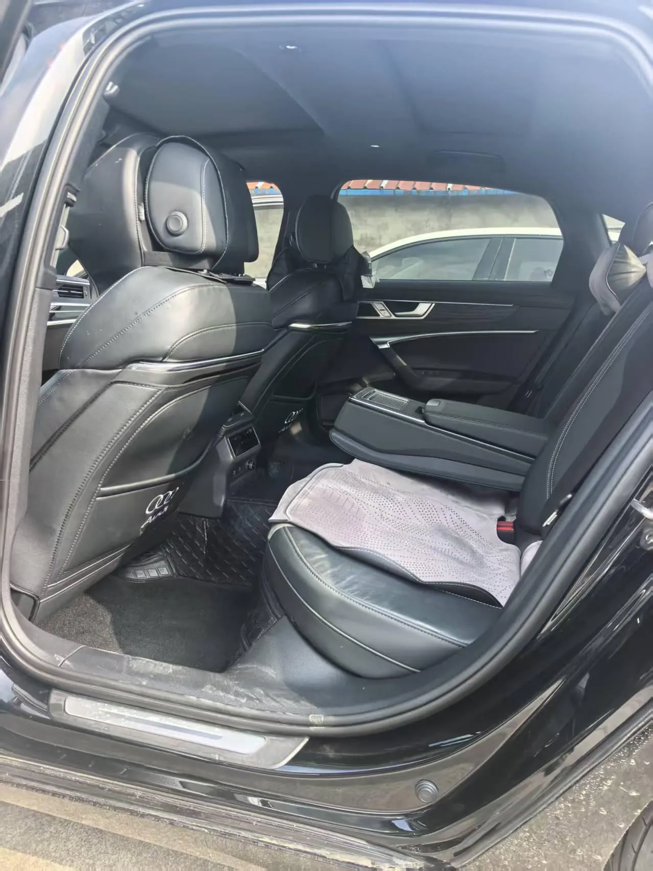 Audi 2023 A6L 2.0TFSI 45TFSI Quattro Selected Dynamic (Modified) Automatic Gear 4