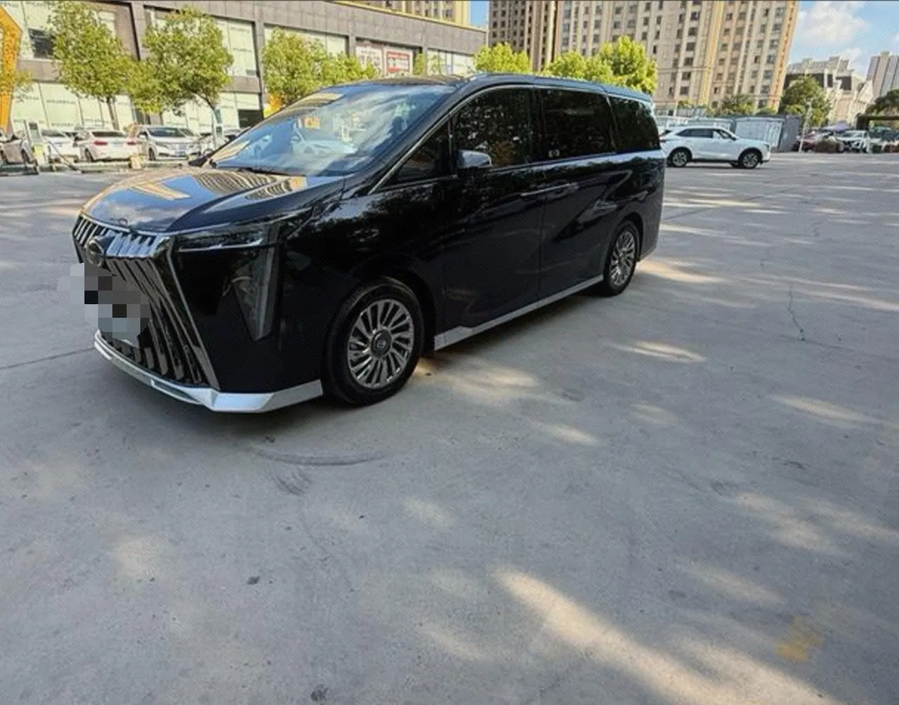 Open image lightbox: Chuanqi 2026 M8 Double Engine 2.0T Extreme Edition Automatic Gear