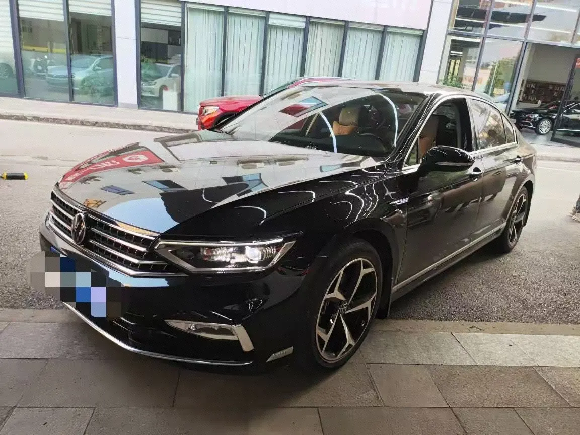 Open image lightbox: Volkswagen 2023 Magotan 2.0TSI 330TSI 2 million Commemorative Luxury Automatic Gear