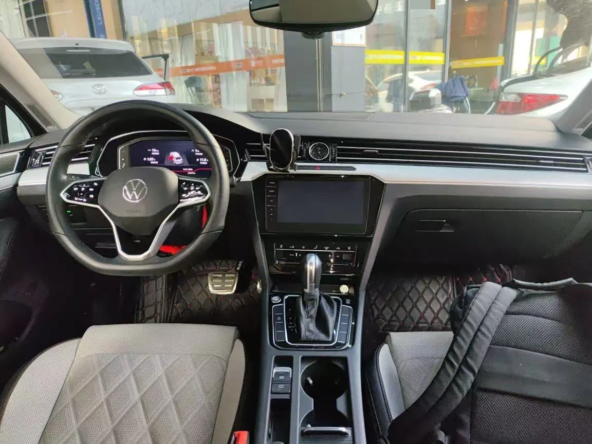 Volkswagen 2023 Magotan 2.0TSI 330TSI 2 million Commemorative Luxury Automatic Gear 2
