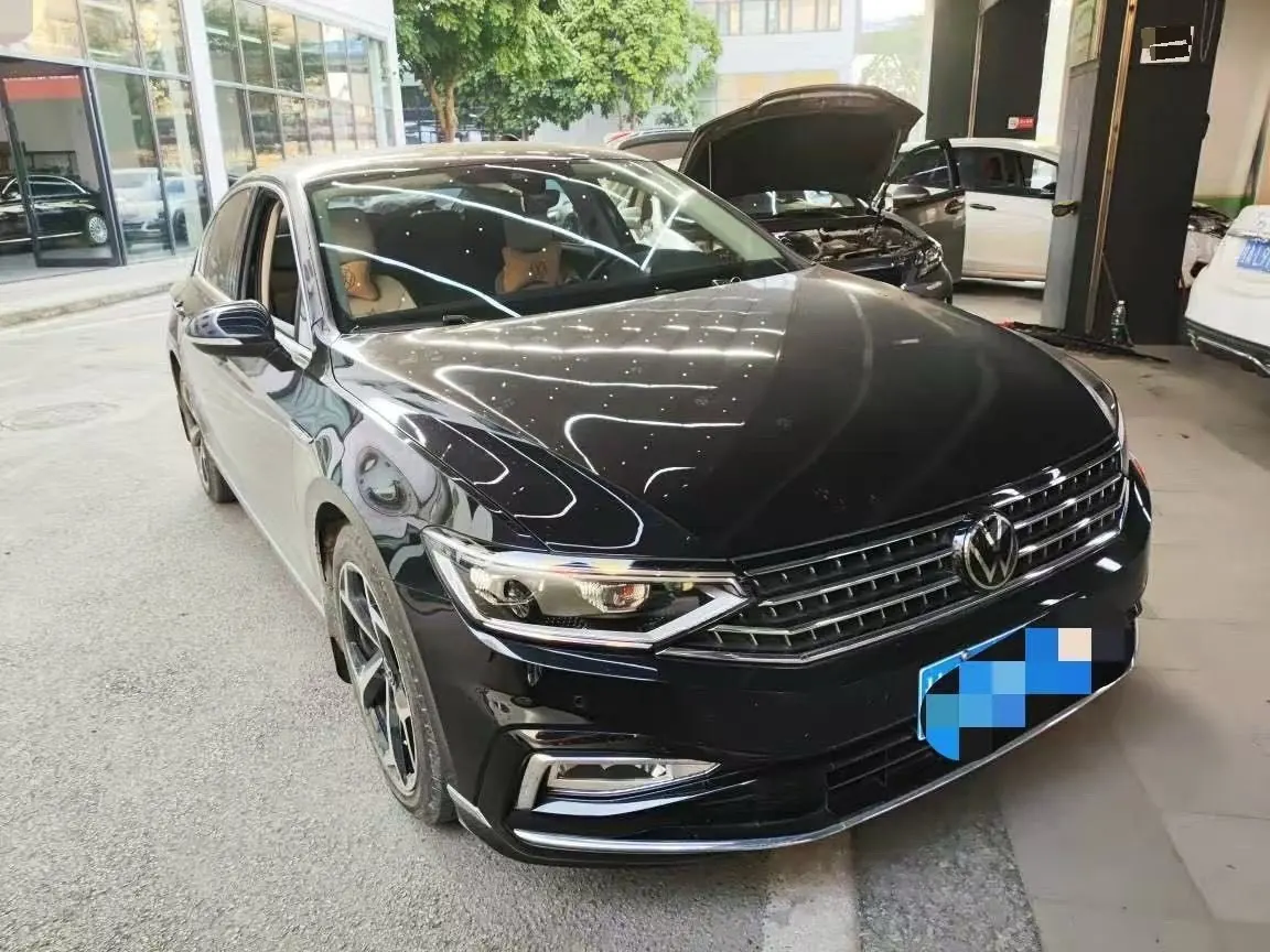 Volkswagen 2023 Magotan 2.0TSI 330TSI 2 million Commemorative Luxury Automatic Gear 3