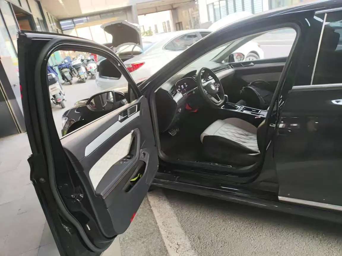 Volkswagen 2023 Magotan 2.0TSI 330TSI 2 million Commemorative Luxury Automatic Gear 4