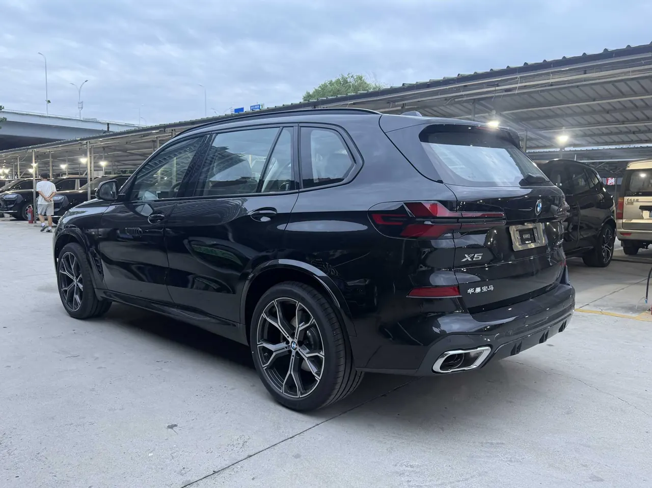 BMW 2026 X5 xDrive30Li 48V 2.0T exclusive m sports obsidian night suit automatic gear 7