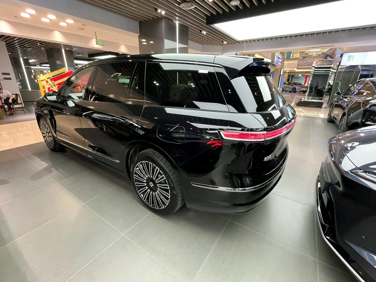 NIO 2026 ES8 5-seat Executive Deluxe Automatic Gear 4