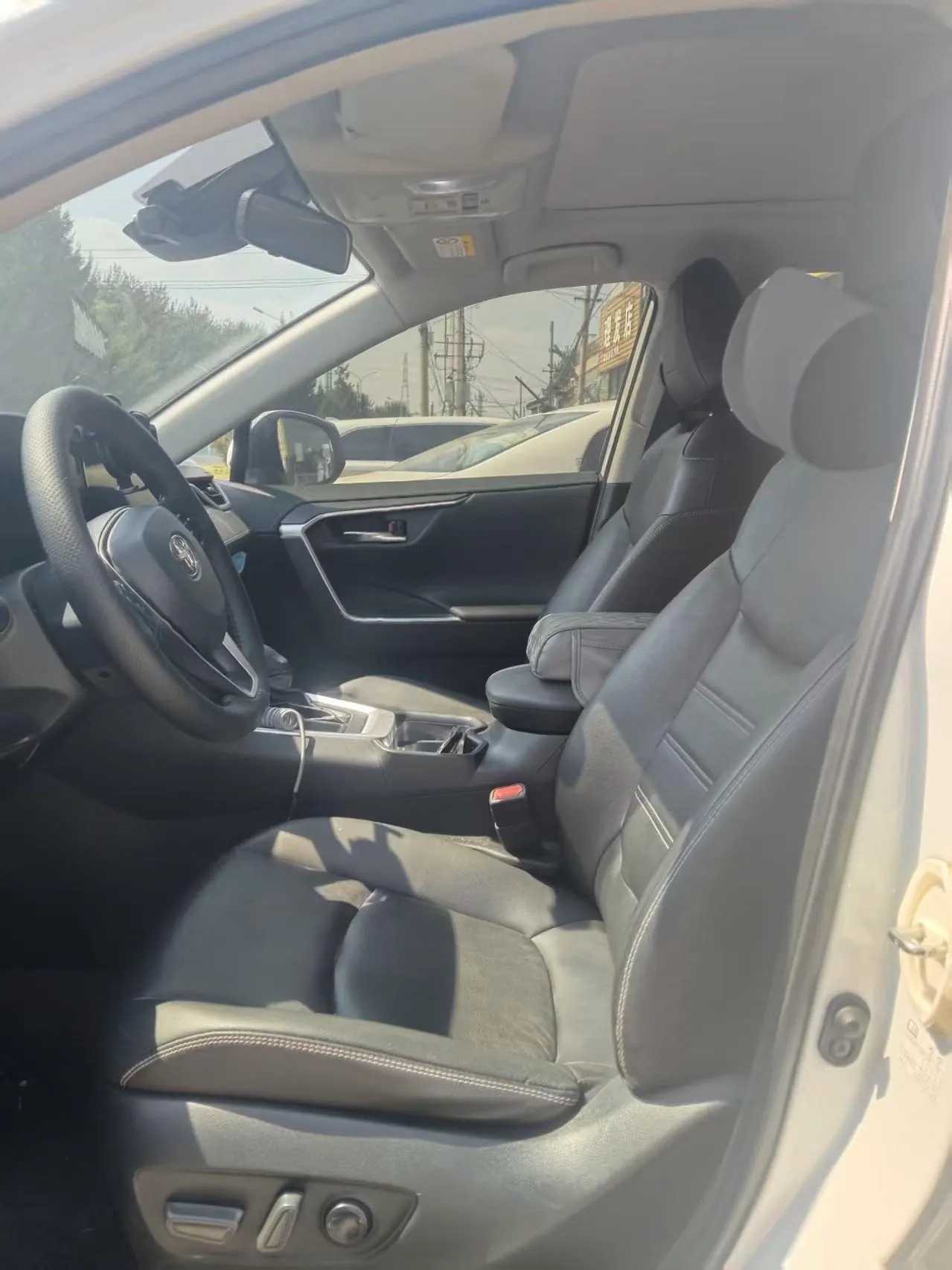 Toyota 2023 RAV4 Rongbo 2.0 Stepless Two-Drive Fashion Edition Automatic Gear 2