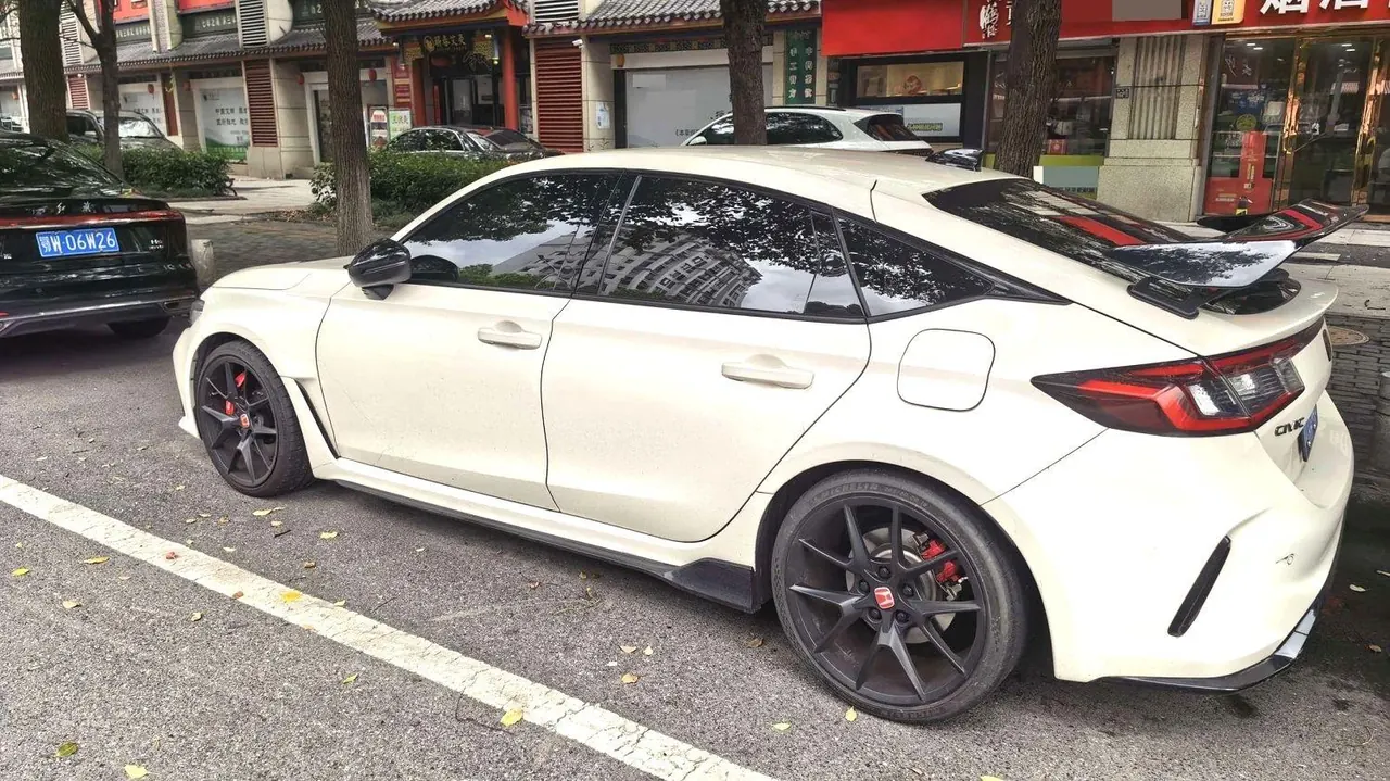 Honda Civic (Imported) 2023 Model Civic Type R 2.0T 420TURBO Manual Transmission 4