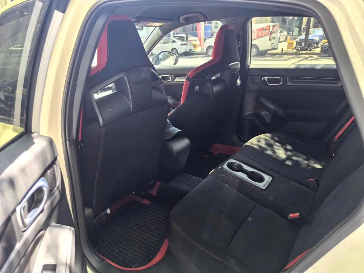 Honda Civic (Imported) 2023 Model Civic Type R 2.0T 420TURBO Manual Transmission 7