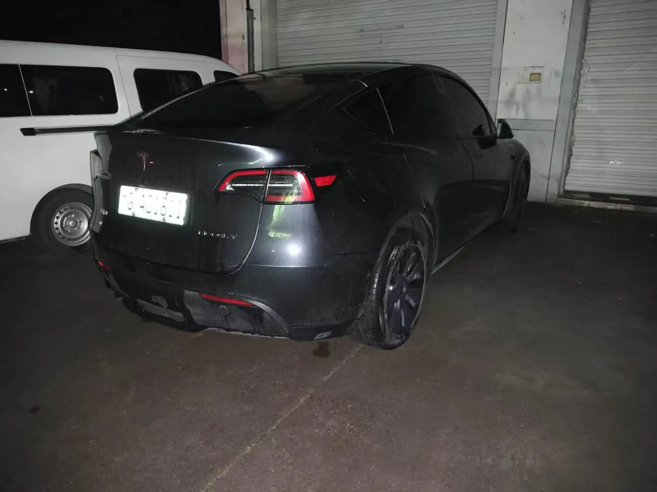 Tesla 2023 Model Y rear-wheel drive version automatic transmission 3