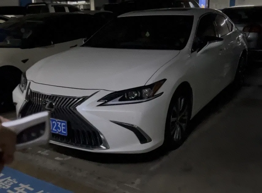 Open image lightbox: Lexus ES (Imported) 2021 ES200 2.0 Stepless Premium Edition Automatic Gear