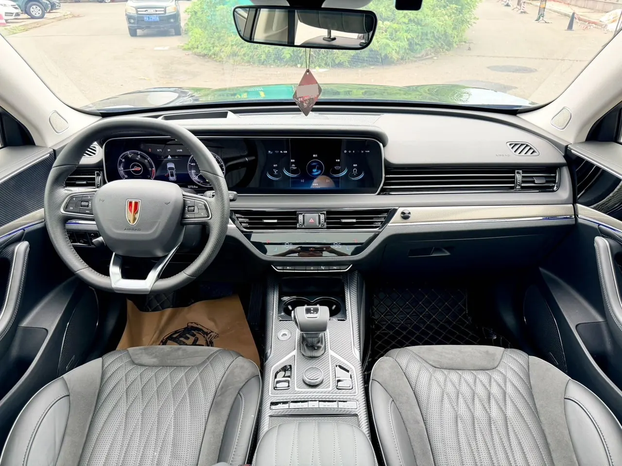 HongQi 2022 HS5 2.0T Zhilian Flag Edition Automatic Gear 8