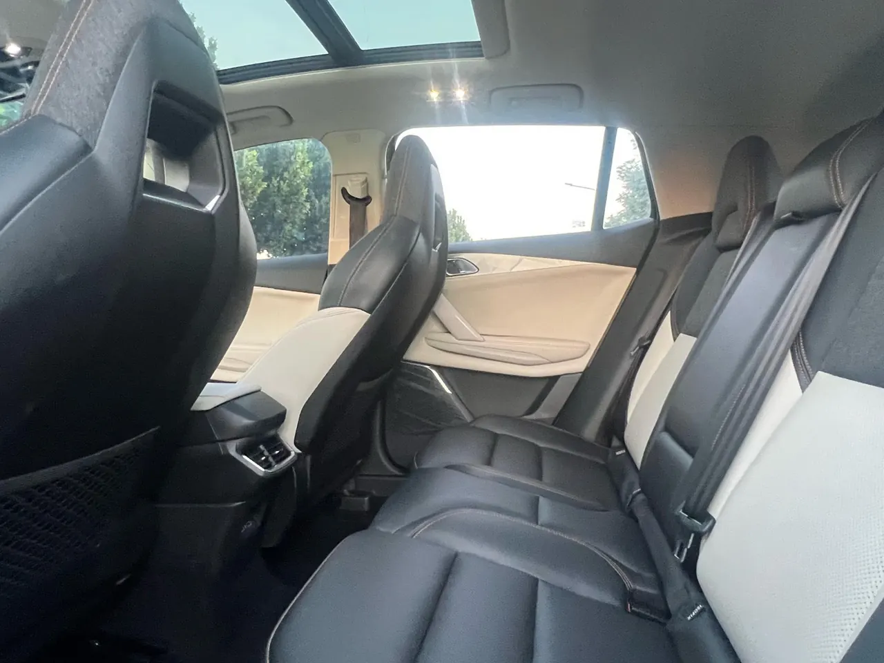 LYNK&amp;CO 06 New Energy 2023 LYNK&amp;CO 06 PHEV 1.5T Remix Hero Automatic Gear 5