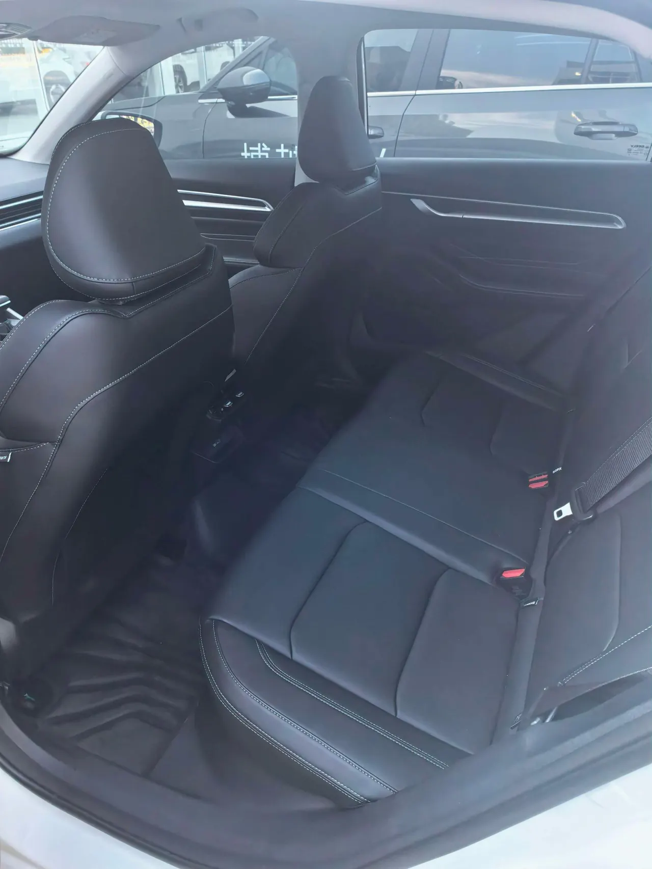 Geely 2026 Emgrand-Sanxiang 1.5 Stepless 4 million Commemorative Flying Automatic 3