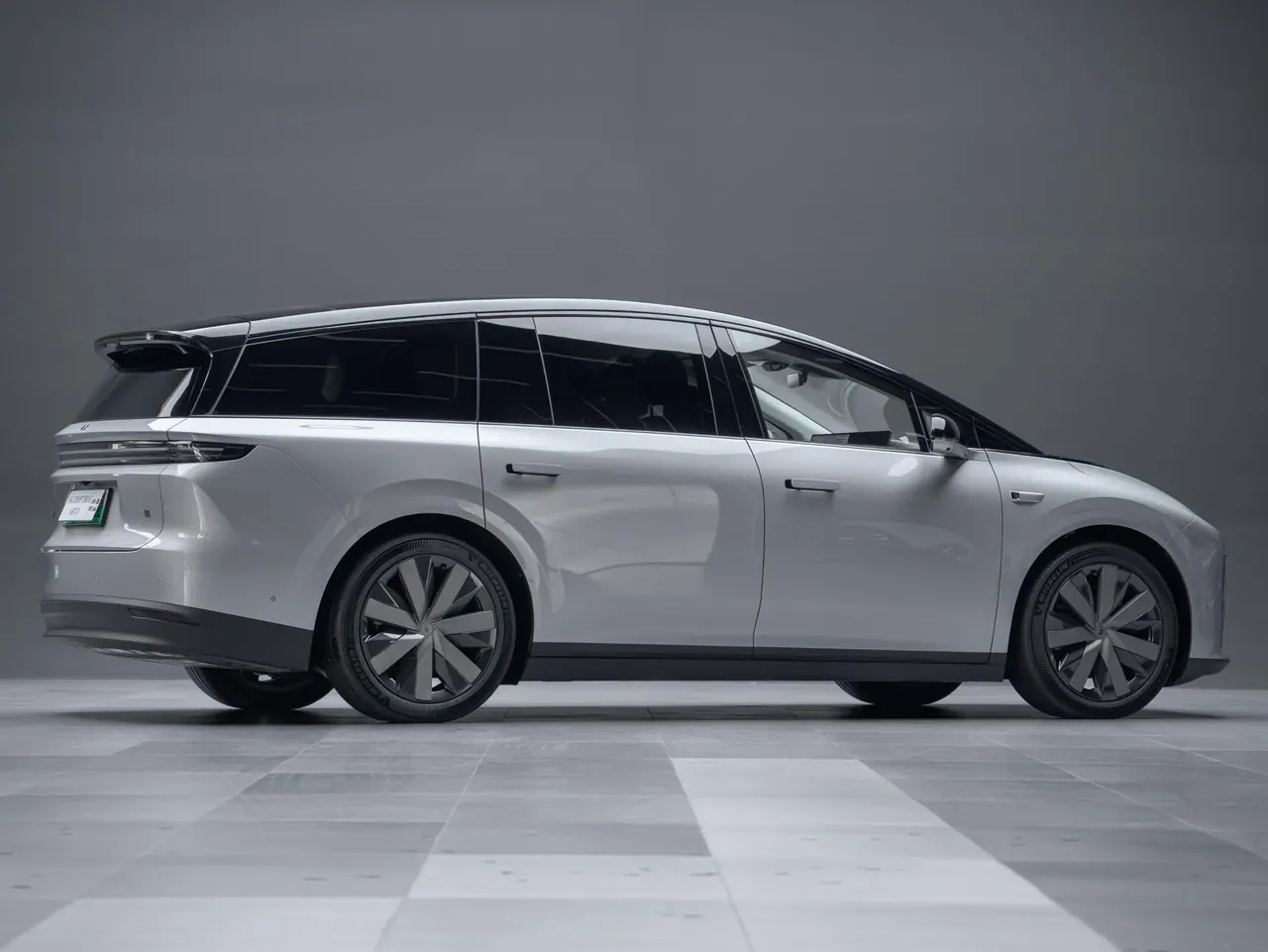 Li 2025 i8 Standard Edition Automatic Gear 6