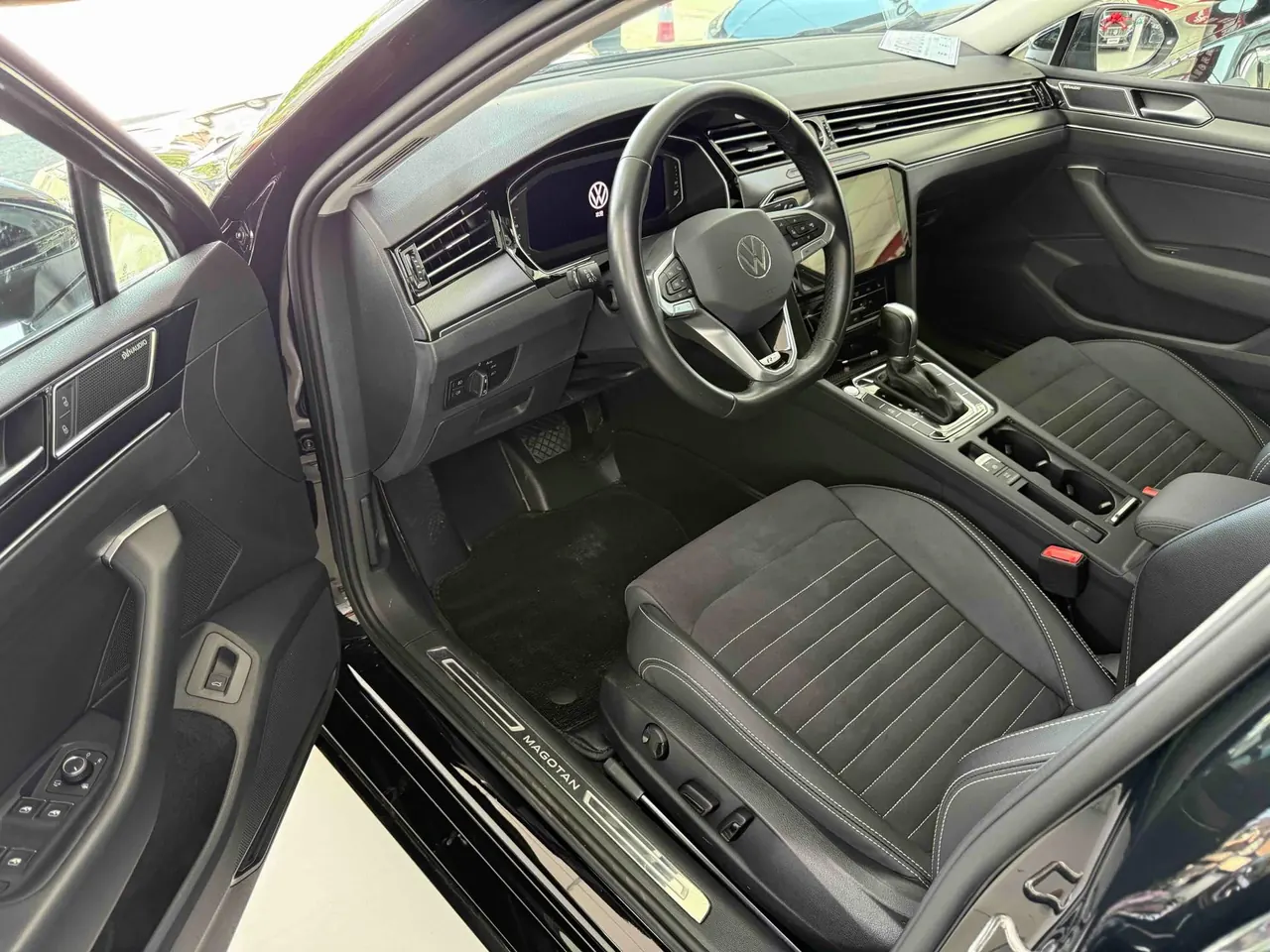 Volkswagen 2020 Magotan 2.0TSI 330TSI luxury automatic transmission 4
