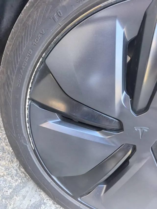 Tesla 2025 Model Y Rear Wheel Drive First Edition Automatic Transmission 7