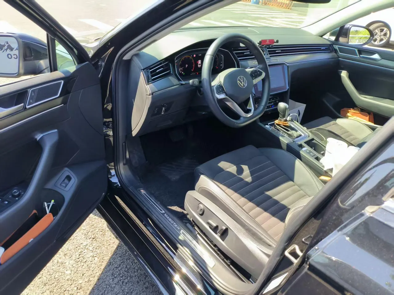 Volkswagen 2020 Magotan 2.0TSI 380TSI Luxury Automatic 5