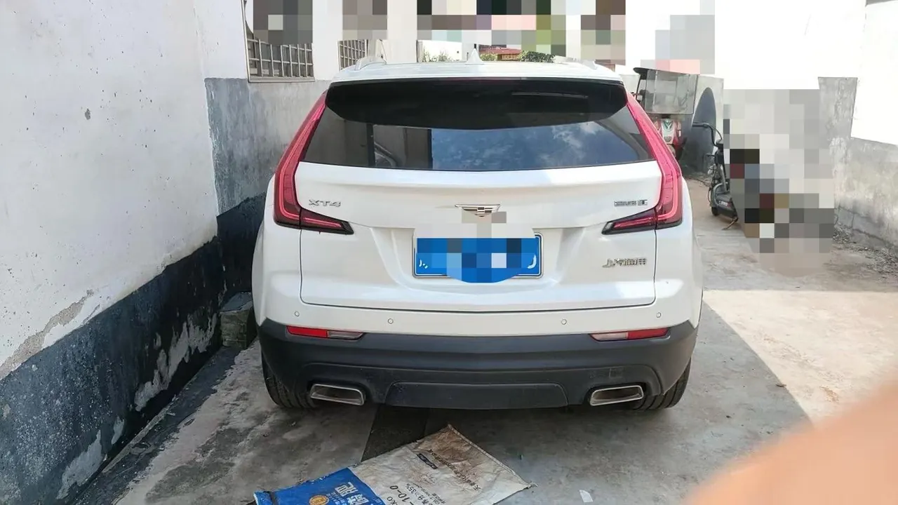 Cadillac 2022 XT4 48V 2.0T 28T Two-Drive Fashion Automatic Gear 3