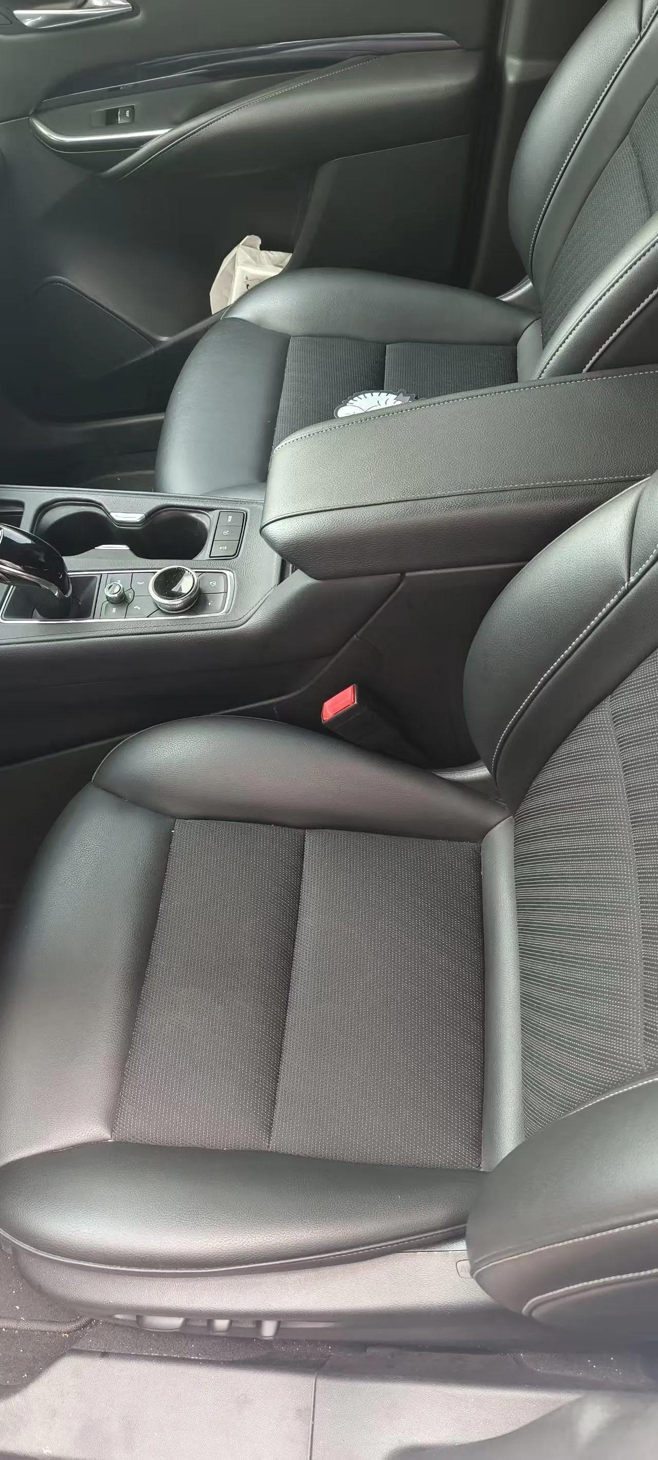Cadillac 2022 XT4 48V 2.0T 28T Two-Drive Fashion Automatic Gear 5