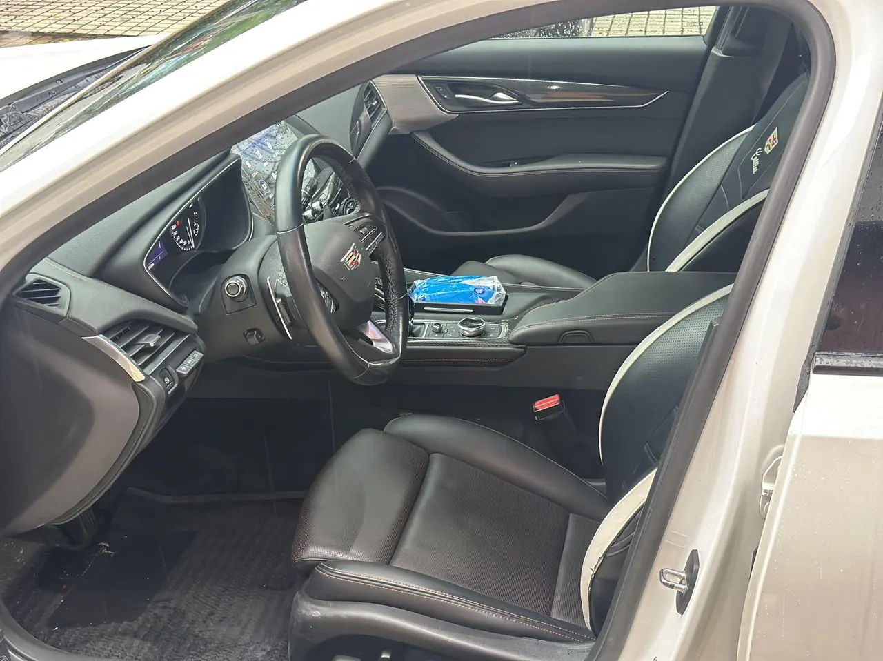 Cadillac 2020 CT5 2.0T 28T Platinum Sports Edition Automatic Gear 3