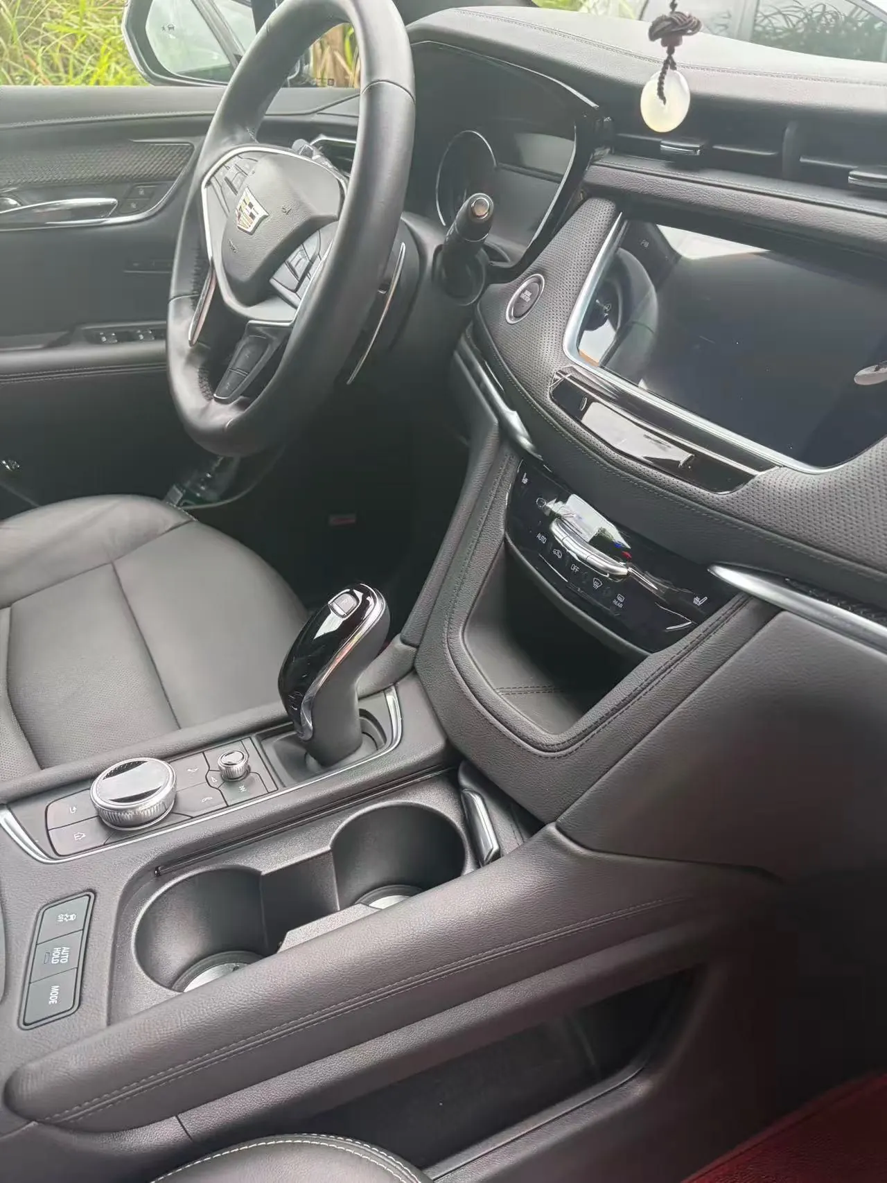 Cadillac 2022 XT5 48V 2.0T 4-wheel drive luxury (hummingbird version) automatic gear 4