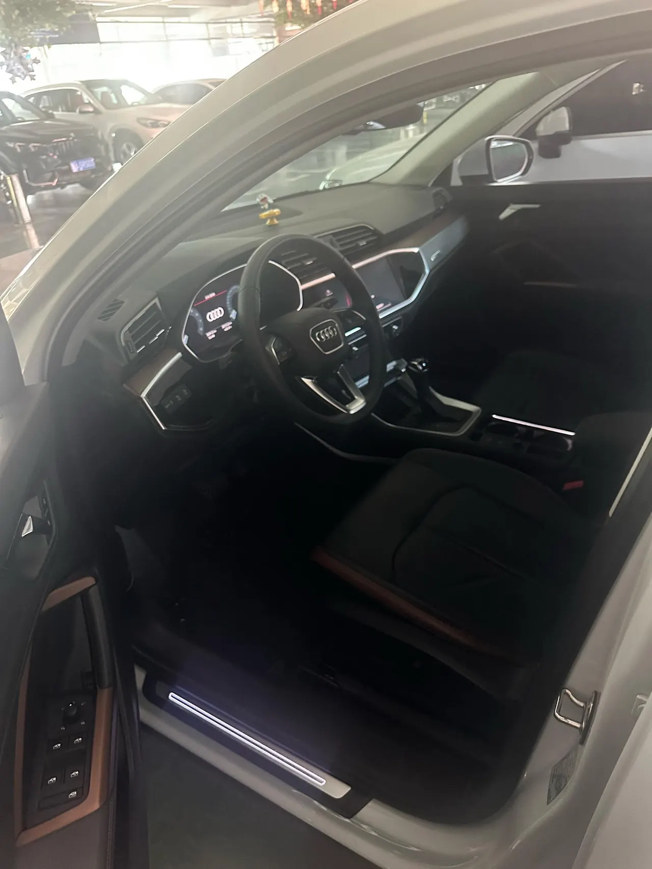 Audi 2022 Q3 1.4TFSI 35TFSI Fashion Elegant Automatic Gear 6