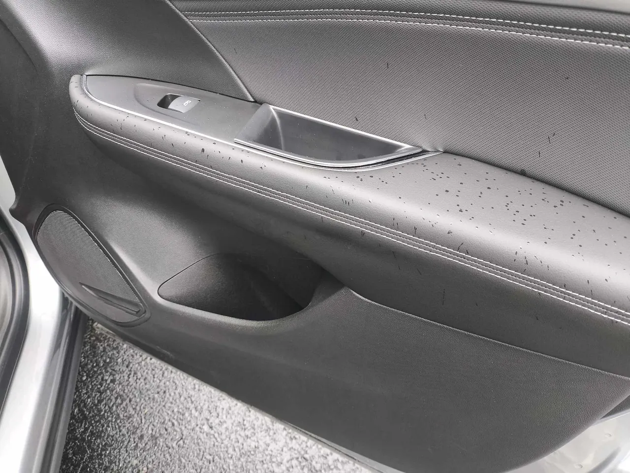 Open image lightbox: Buick 2025 Angkewei Plus 2.0T 28T Two-Drive Platinum Edition Automatic Gear