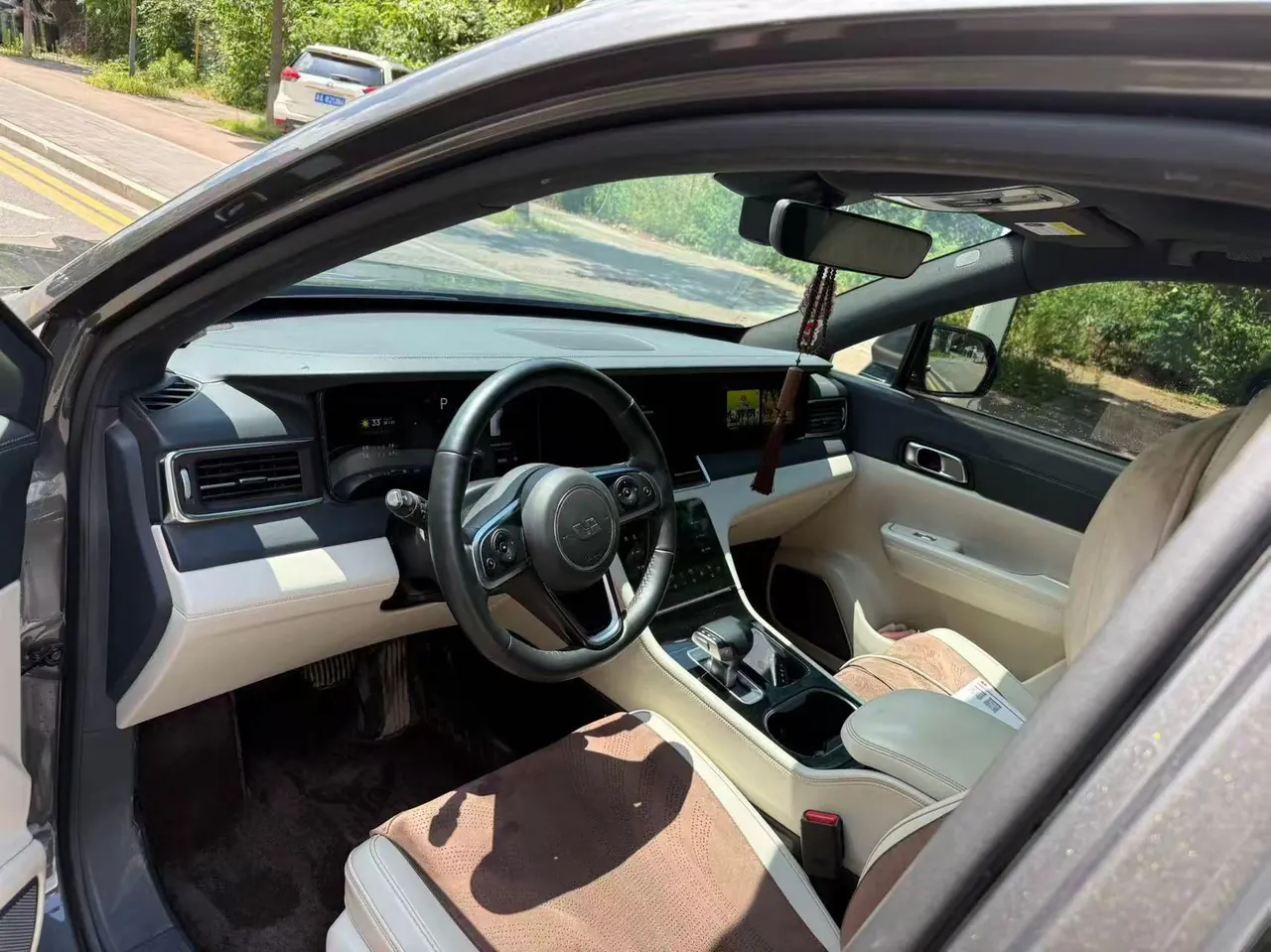 Li 2020 ONE 1.2T extended range 6-seat automatic gear 3