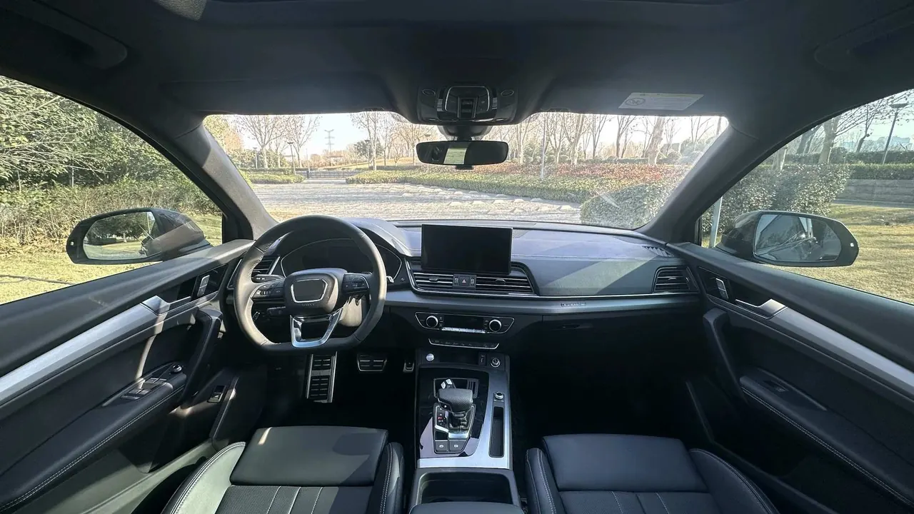 Audi 2024 Q5L Sportback 2.0TFSI 45TFSI luxury automatic transmission 10