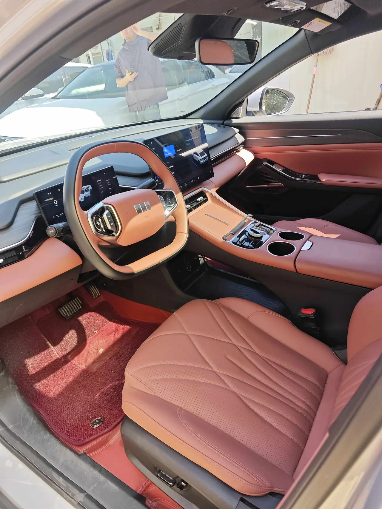 Geely Galaxy 2025 L6 EM-i 1.5 140km Discovery Edition Automatic Gear 4