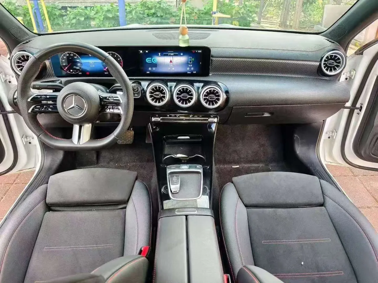 Mercedes Benz Class A 2025 A 200 L 1.3T Fashion Automatic Gear 3