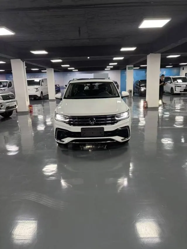 Volkswagen 2025 Tiguan L 1.5TSI 300TSI outstanding two-wheel drive Longteng version automatic gear 2