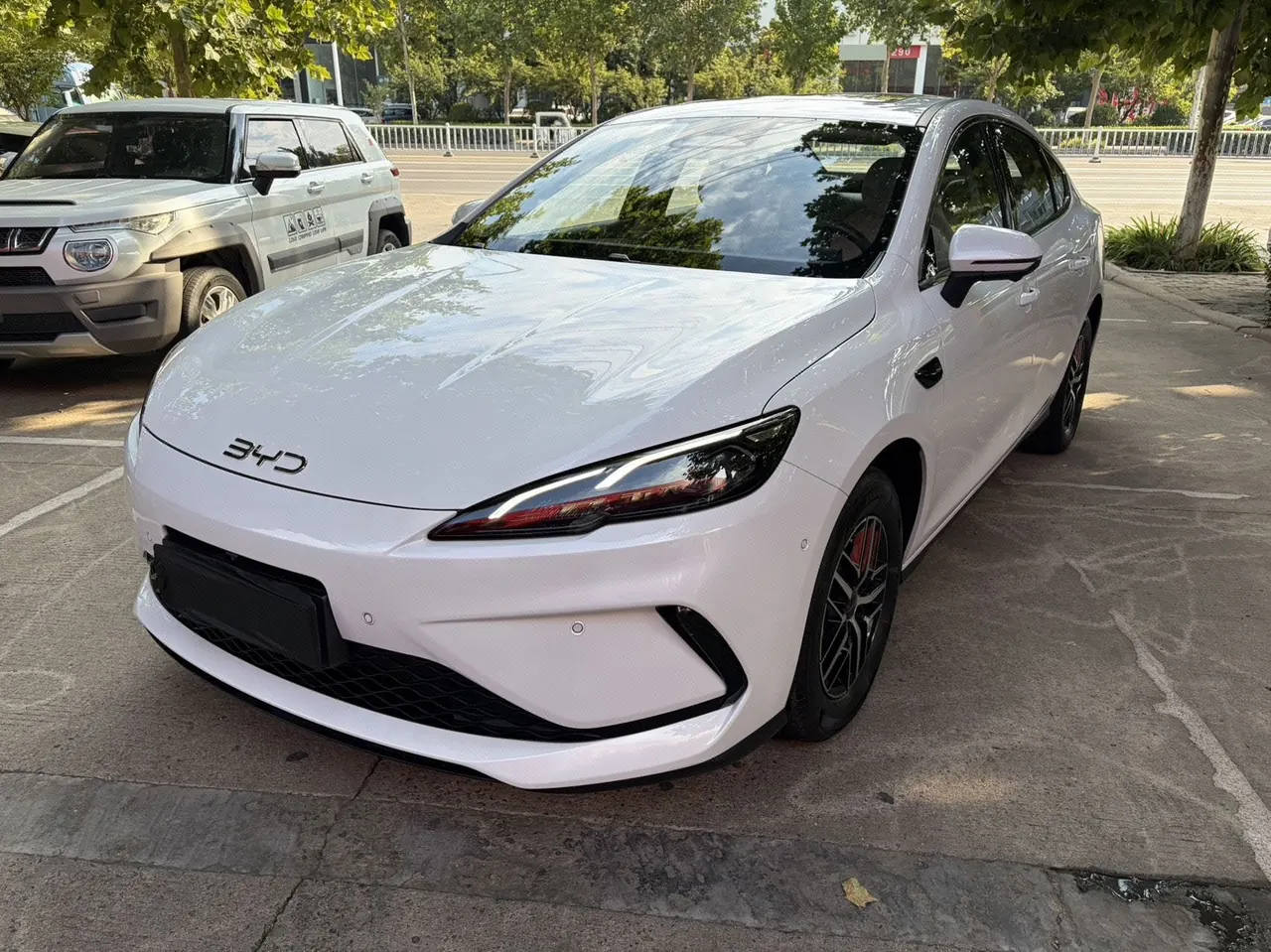 Open image lightbox: BYD 2025 seals 05 DM-i 1.5 stepless smart driving version 120KM flagship automatic gear