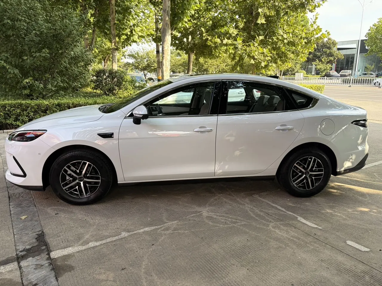 BYD 2025 seals 05 DM-i 1.5 stepless smart driving version 120KM flagship automatic gear 2