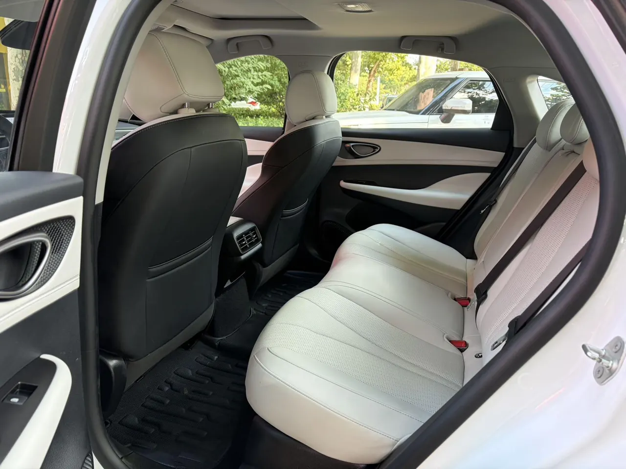 BYD 2025 seals 05 DM-i 1.5 stepless smart driving version 120KM flagship automatic gear 5