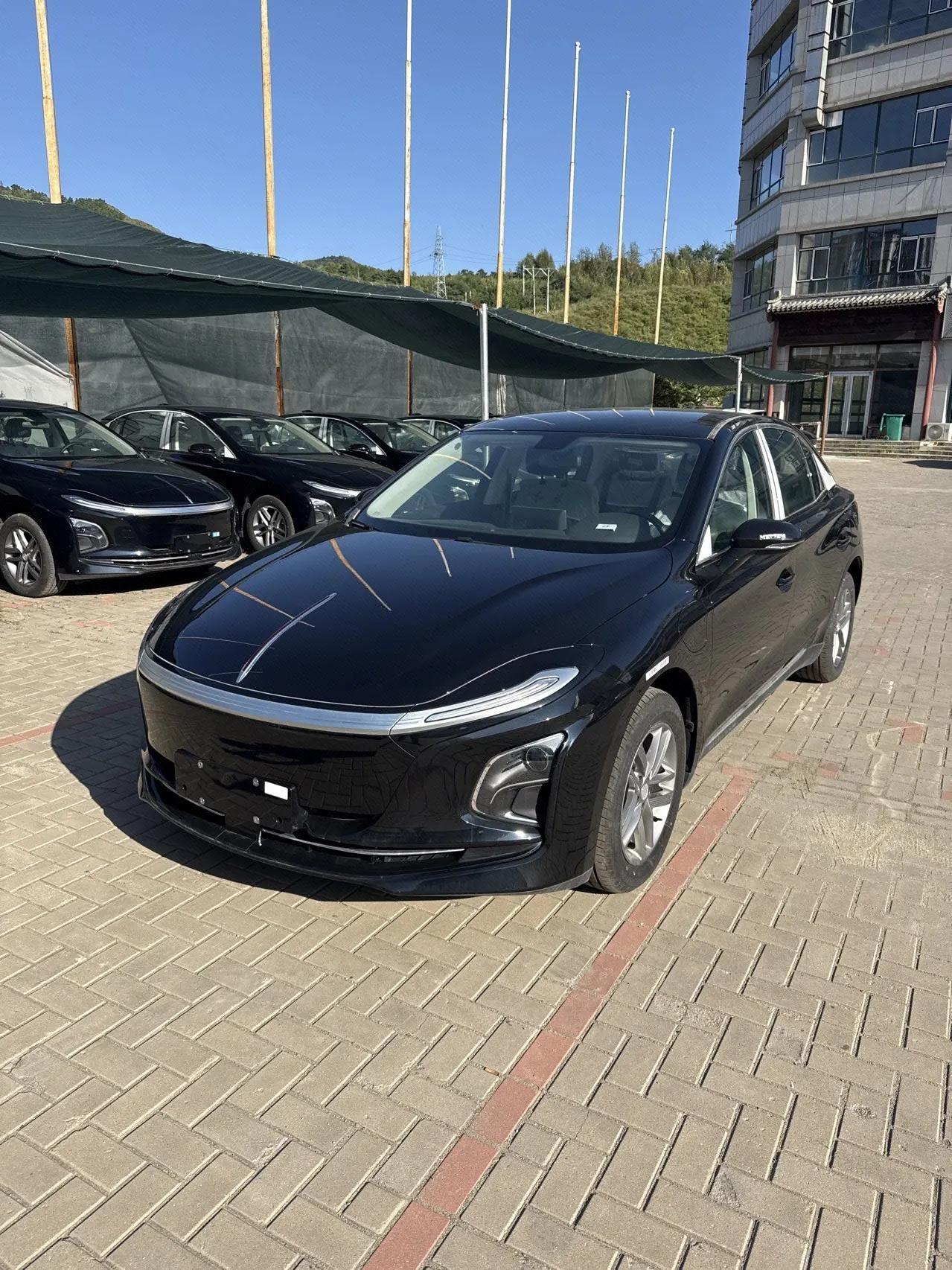 HongQi 2025 E-QM 5 500km Travel Edition Automatic Gear - View 1