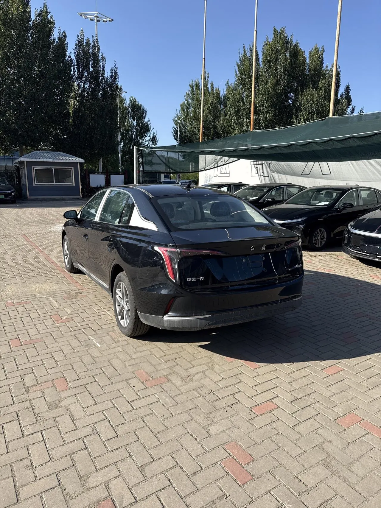 HongQi 2025 E-QM 5 500km Travel Edition Automatic Gear 4