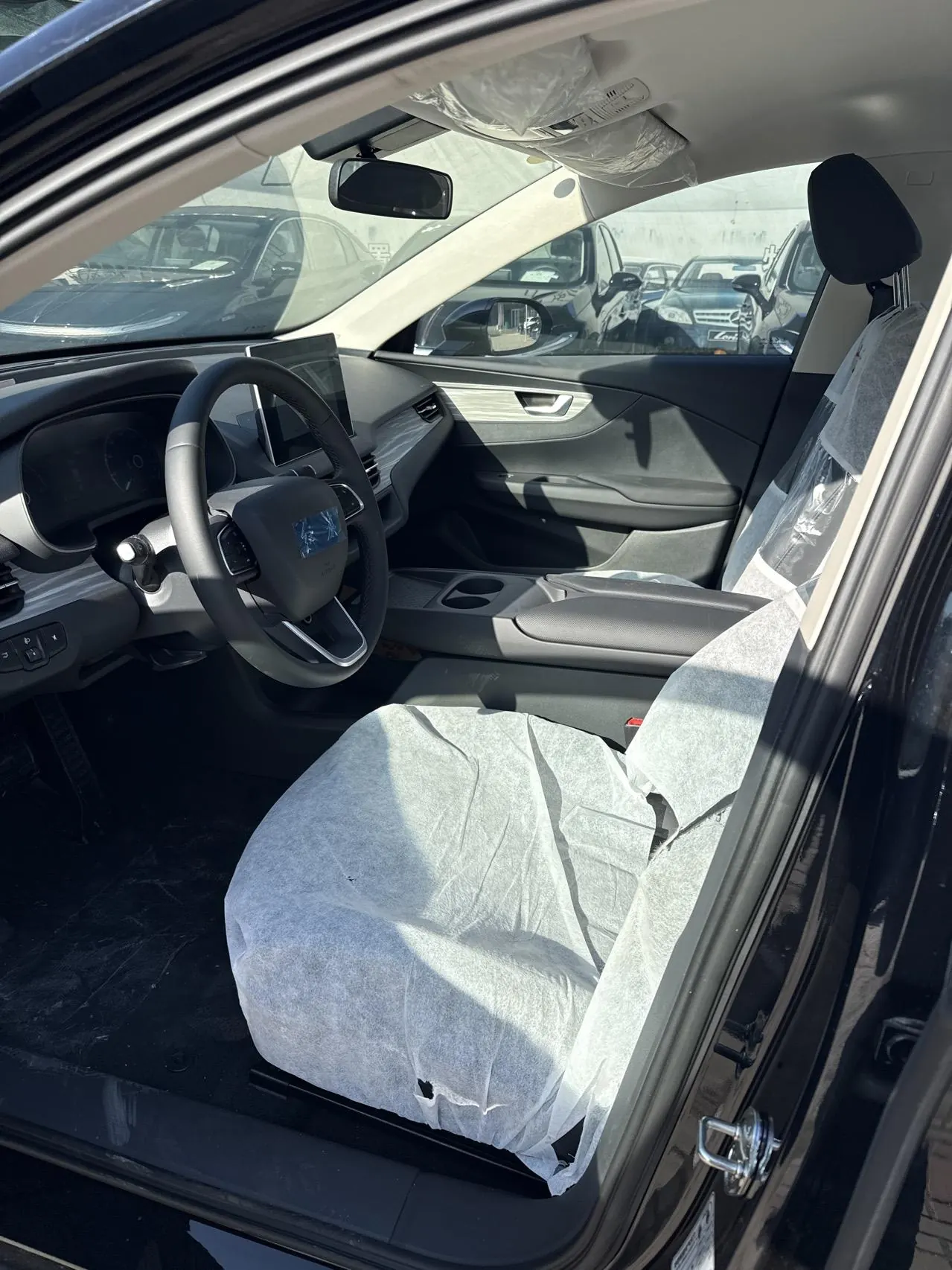 HongQi 2025 E-QM 5 500km Travel Edition Automatic Gear 5