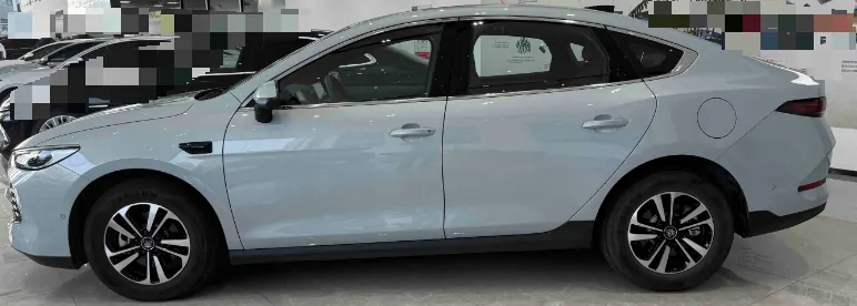 BYD 2025 Qin PLUS DM-i 1.5 stepless smart driving version 120KM Exceed automatic gear 2