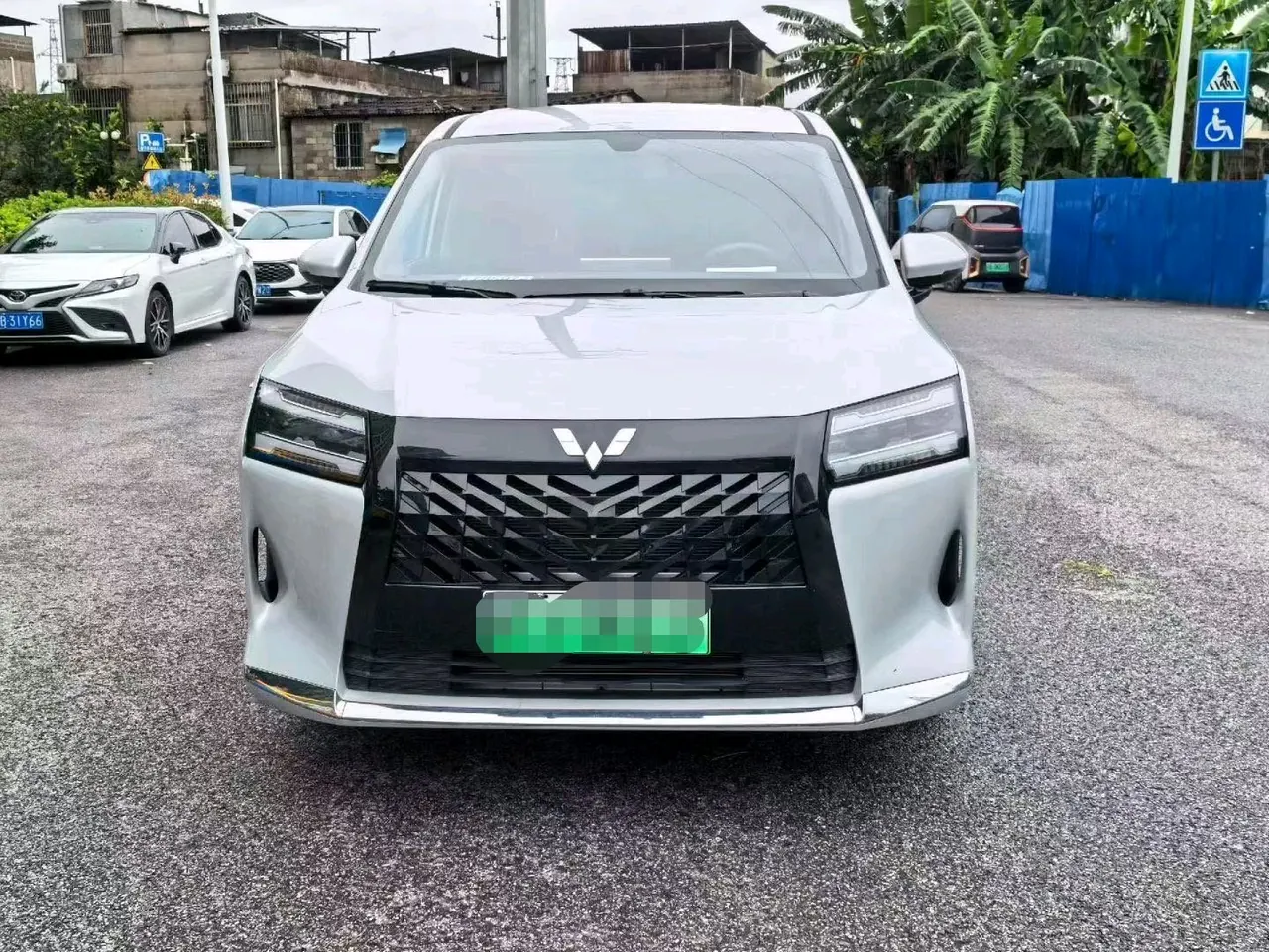 WuLing 2025 Starlight 730 500km Luxury Automatic Gear 3