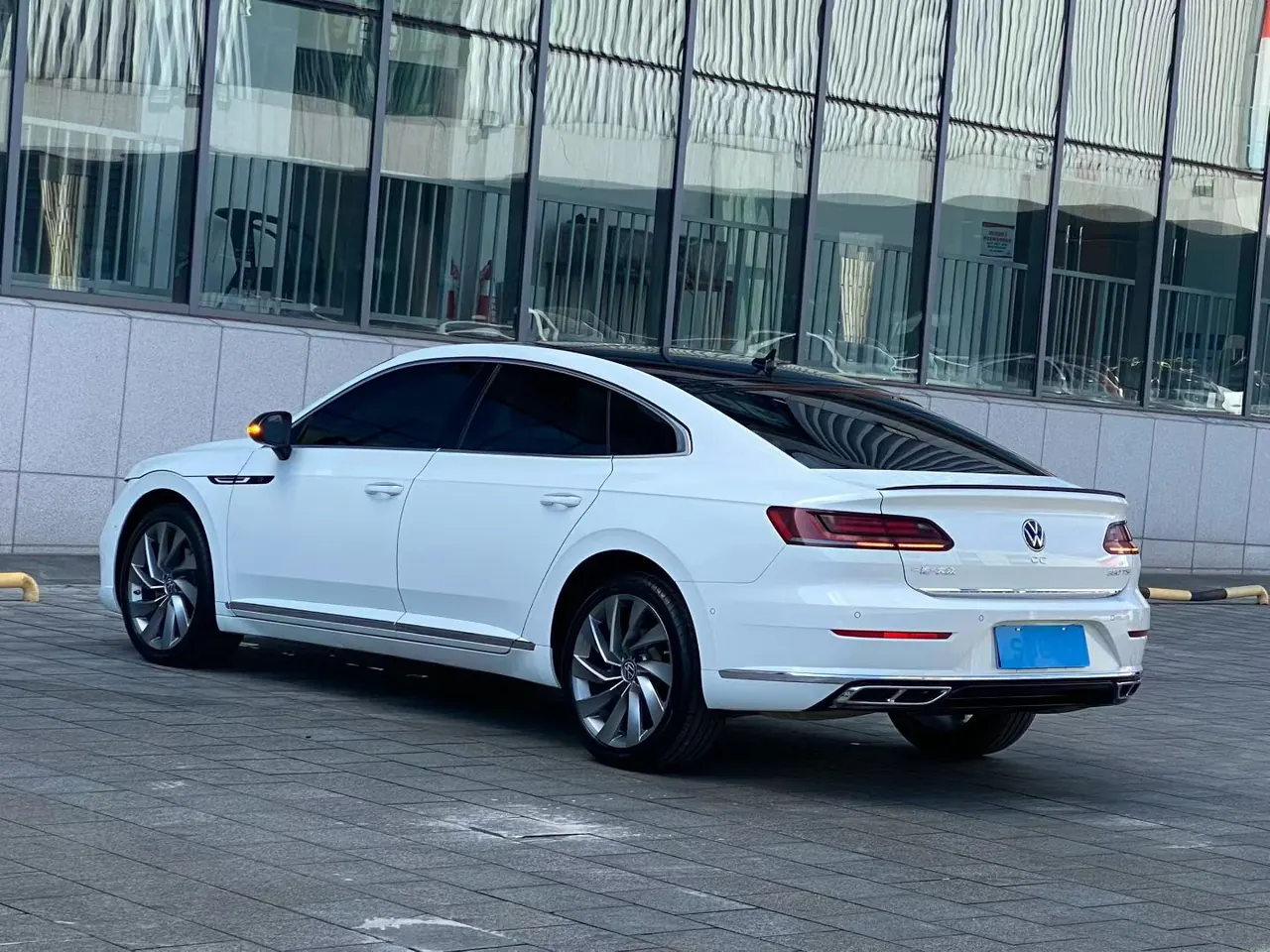 Volkswagen 2021 CC 2.0TSI 380TSI eye-catching automatic gear 2