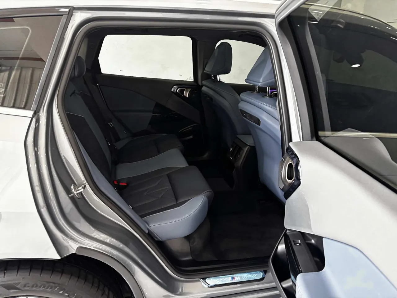BMW 2025 X3 xDrive30L 2.0T Leading M Sports Suit Automatic Gear 7