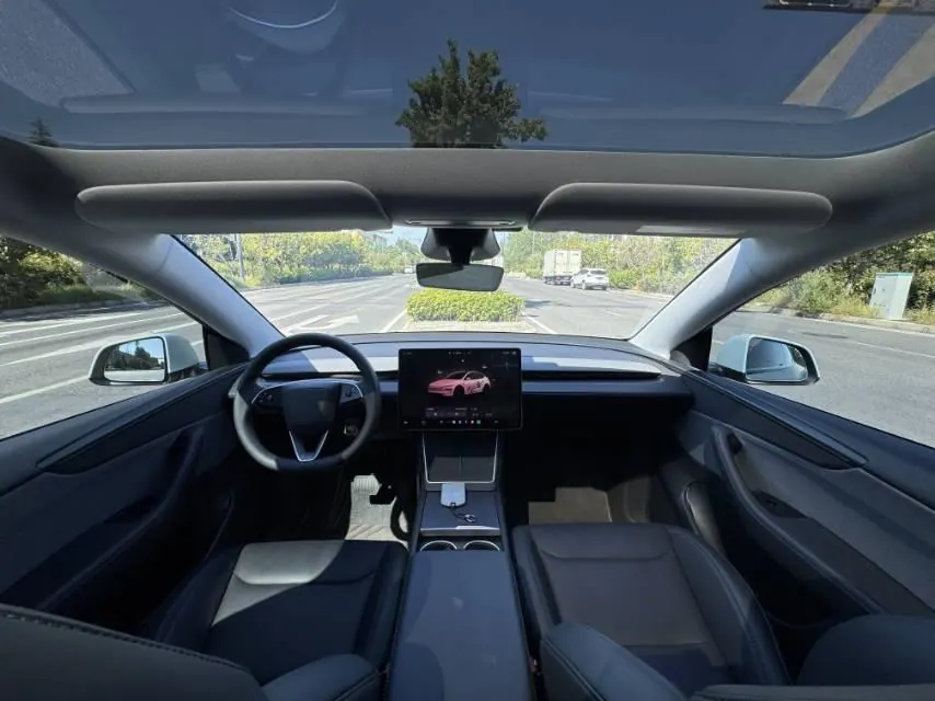 Tesla 2025 Model Y rear-wheel drive version automatic transmission 5