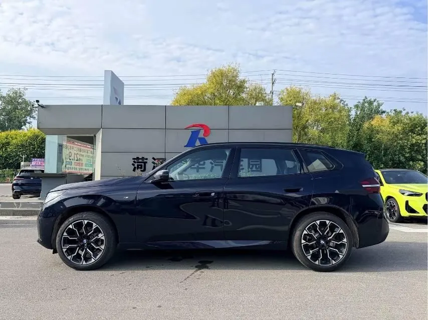 BMW 2025 X3 xDrive30L 2.0T Leading M Sports Obsidian Night Suit Automatic Gear 3