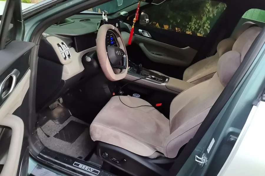 Geely 2025 Boyue L 1.5TD Splendid Automatic Gear 4