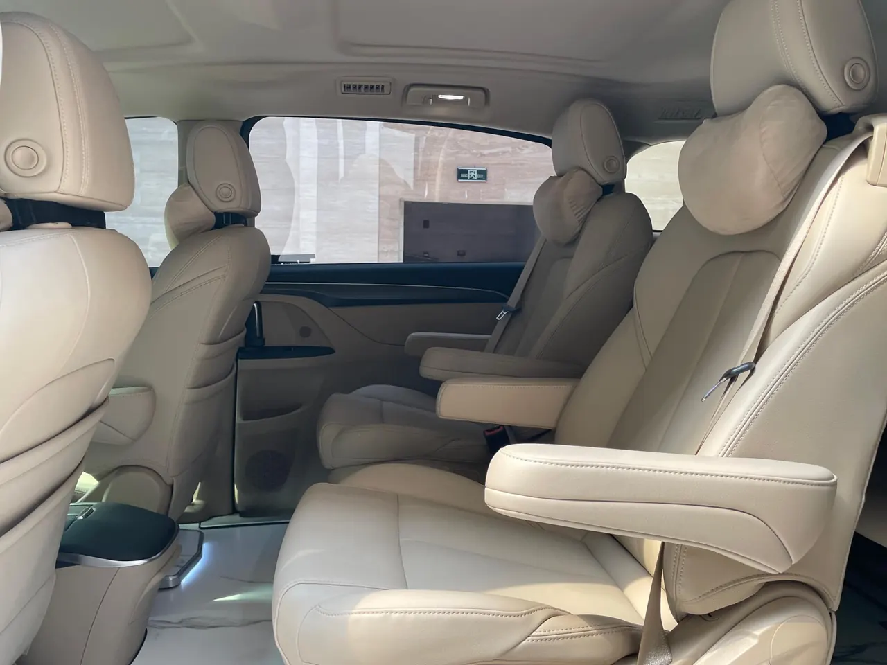 Buick 2025 GL8 Land Business Class 2.0T Comfortable DG Edition Automatic Gear 10