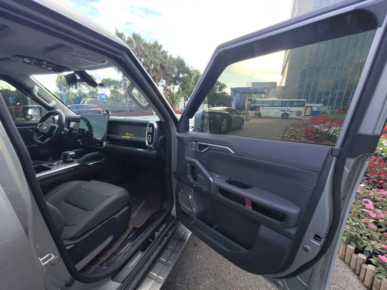 Jetour 2023 Travelers 1.5T Two-Drive Discovery PRO Automatic Gear 12