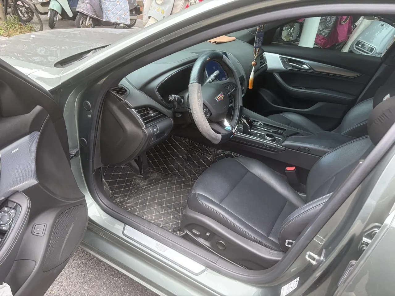 Cadillac 2023 CT5 2.0T 28T Luxury (Standard Edition) Automatic Gear 2