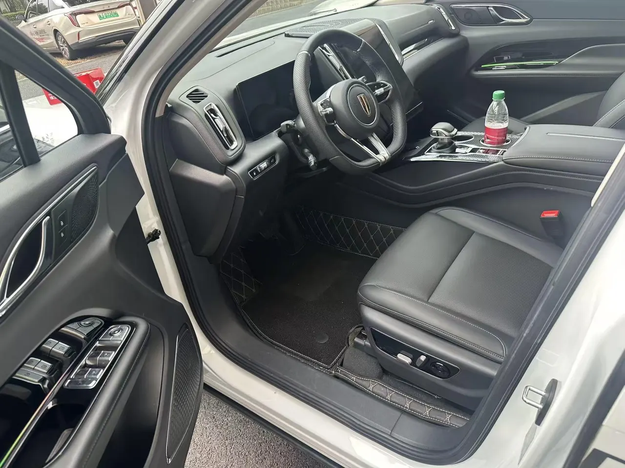 HongQi 2025 HS3 PHEV 1.5T 117km Strong for PLUS Edition Automatic Gear 2